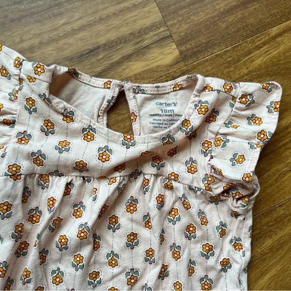 4 for $10 ๐ Carter's Bodysuit with Loose green Pants - Picture 4 of 8